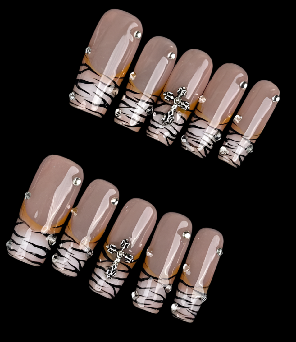 Chloe handmade press-on nails